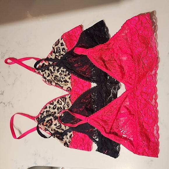 ✨️3 Listings/$20 - 3 pairs of Material Girl Lace bralettes. Size 38 - Picture 1 of 6